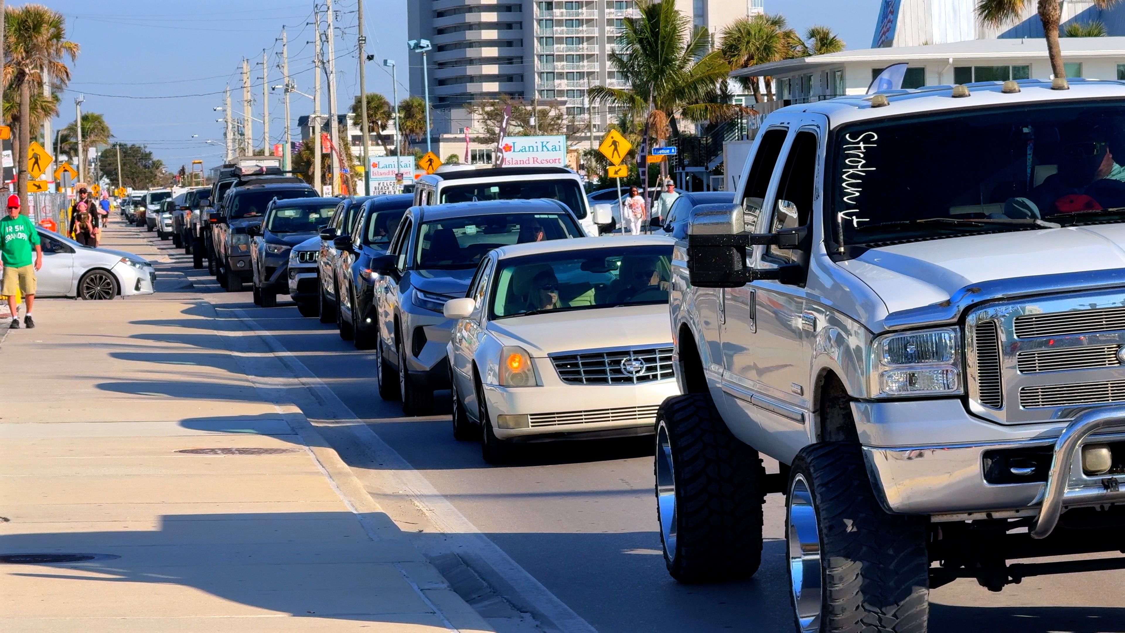 thumb - FORT MYERS BEACH TRAFFIC NIGHTMARE.jpg