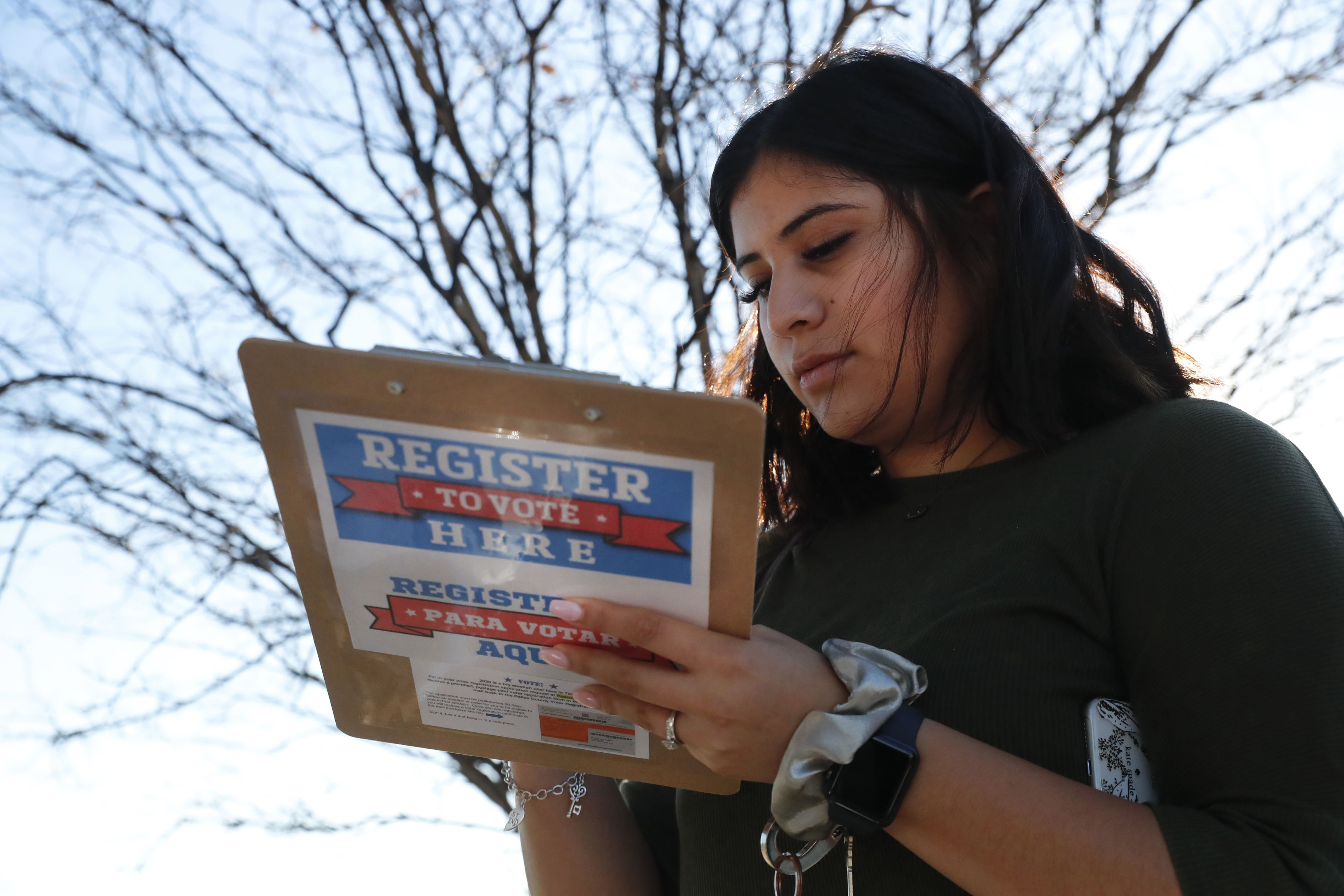 Gen-Z voters in Ohio worry about possible age restrictions if Issue 2 is passed - Vimarsana News