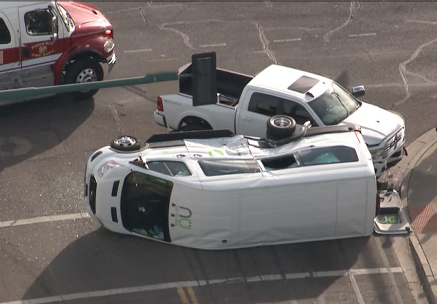 van crash 24th st- washington st 