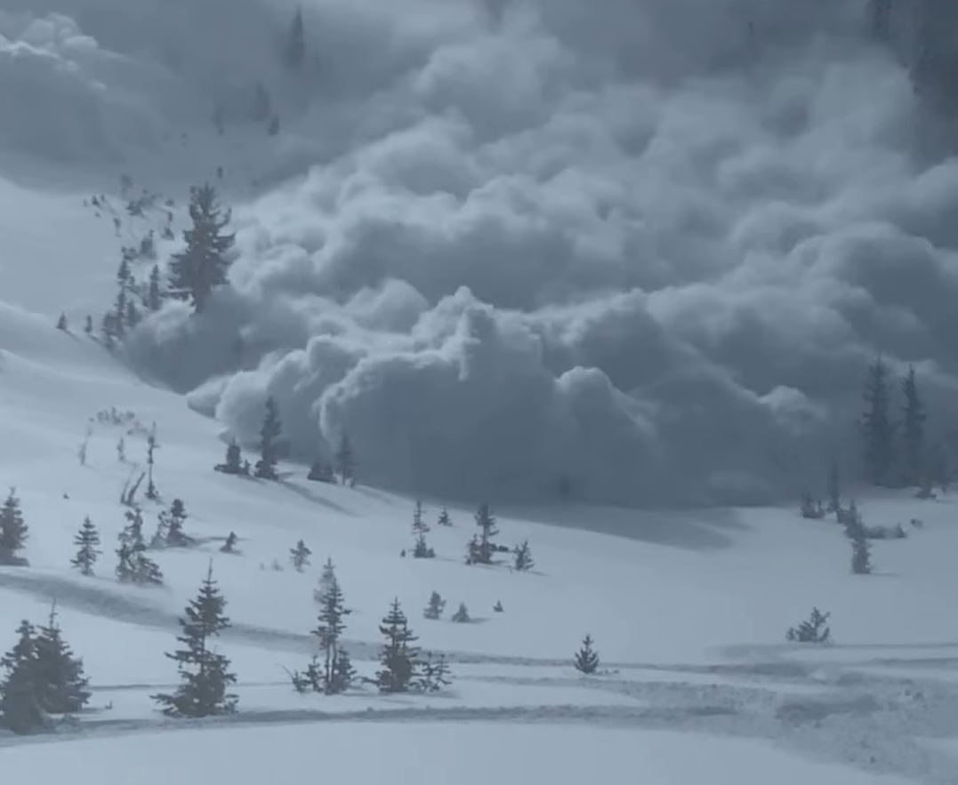 avalanche.JPG