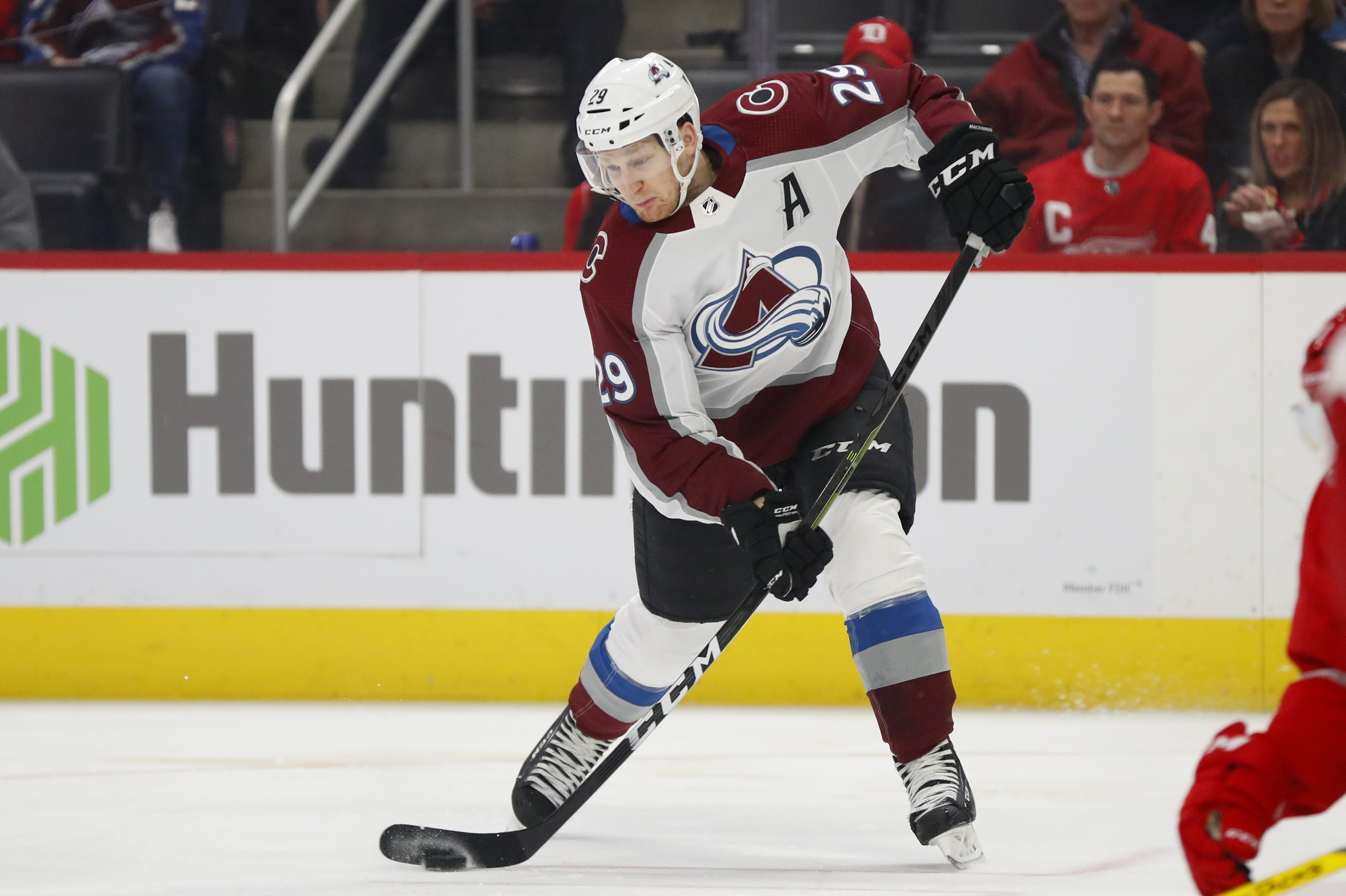 Nathan MacKinnon