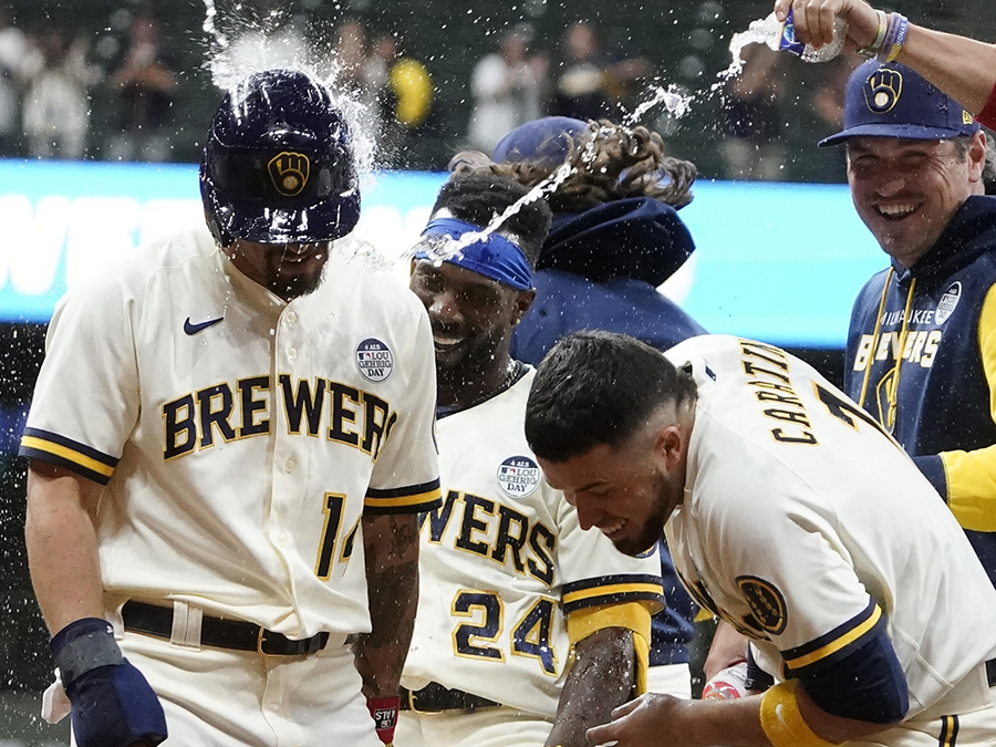 Padres Brewers Baseball