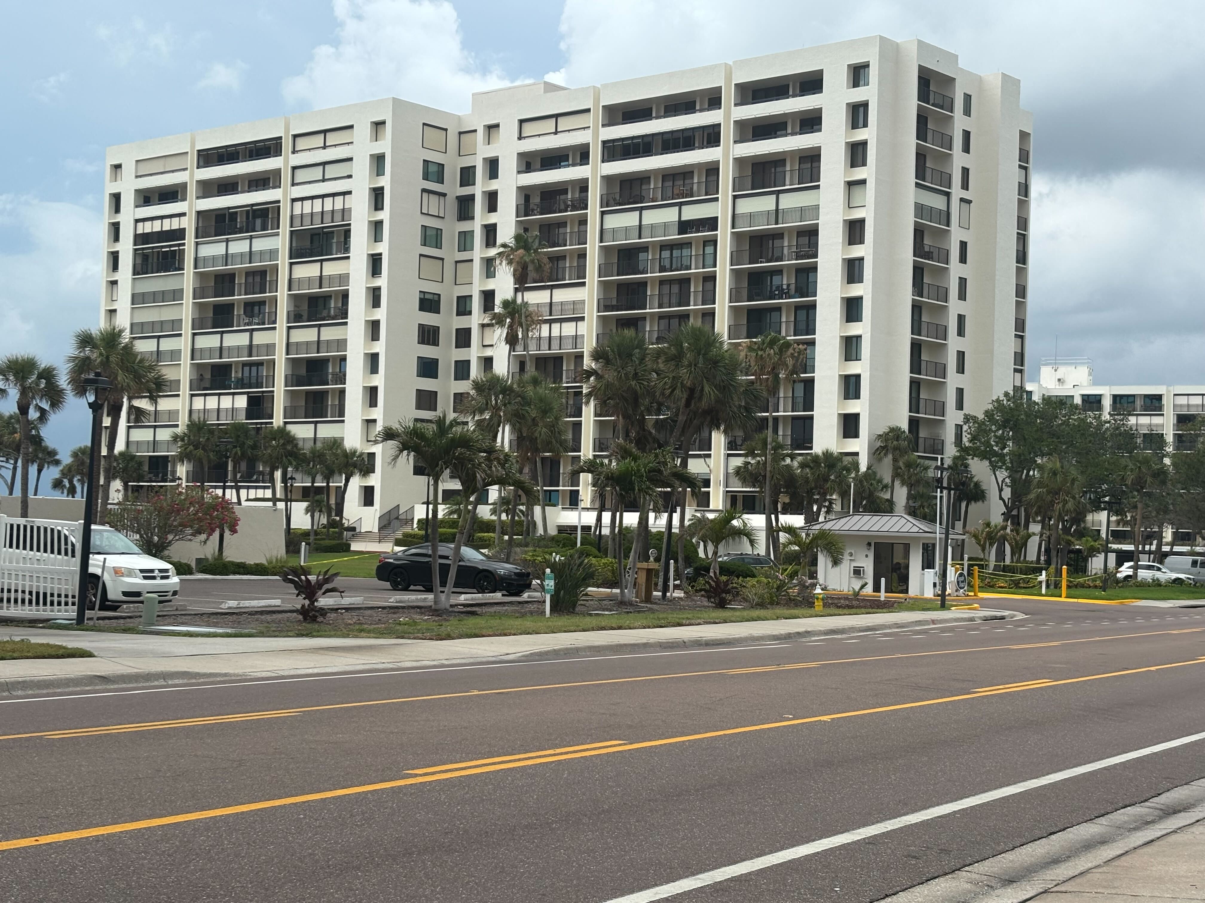 Displaced Clearwater condo residents allowed to gather up their things