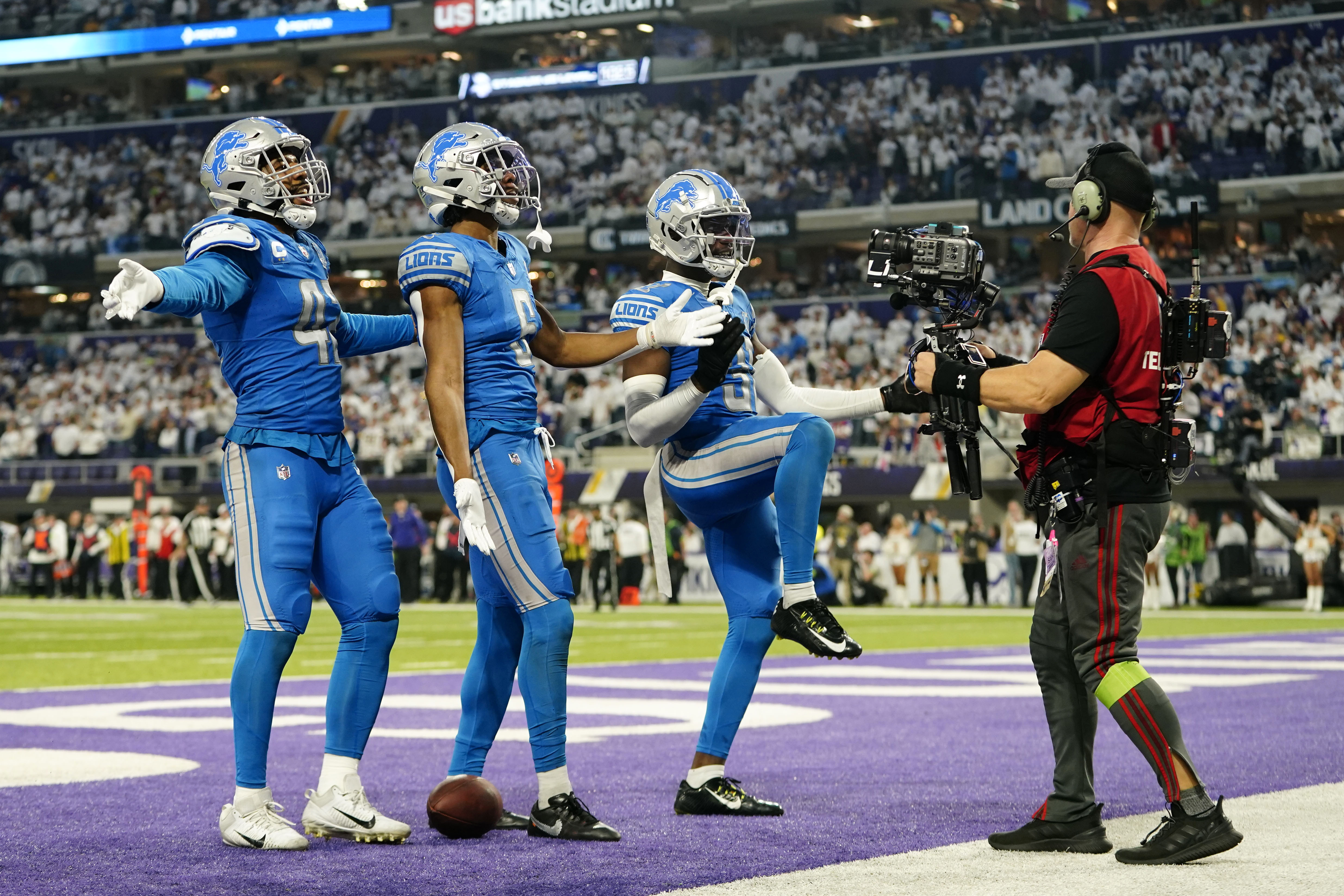 Lions Vikings Football