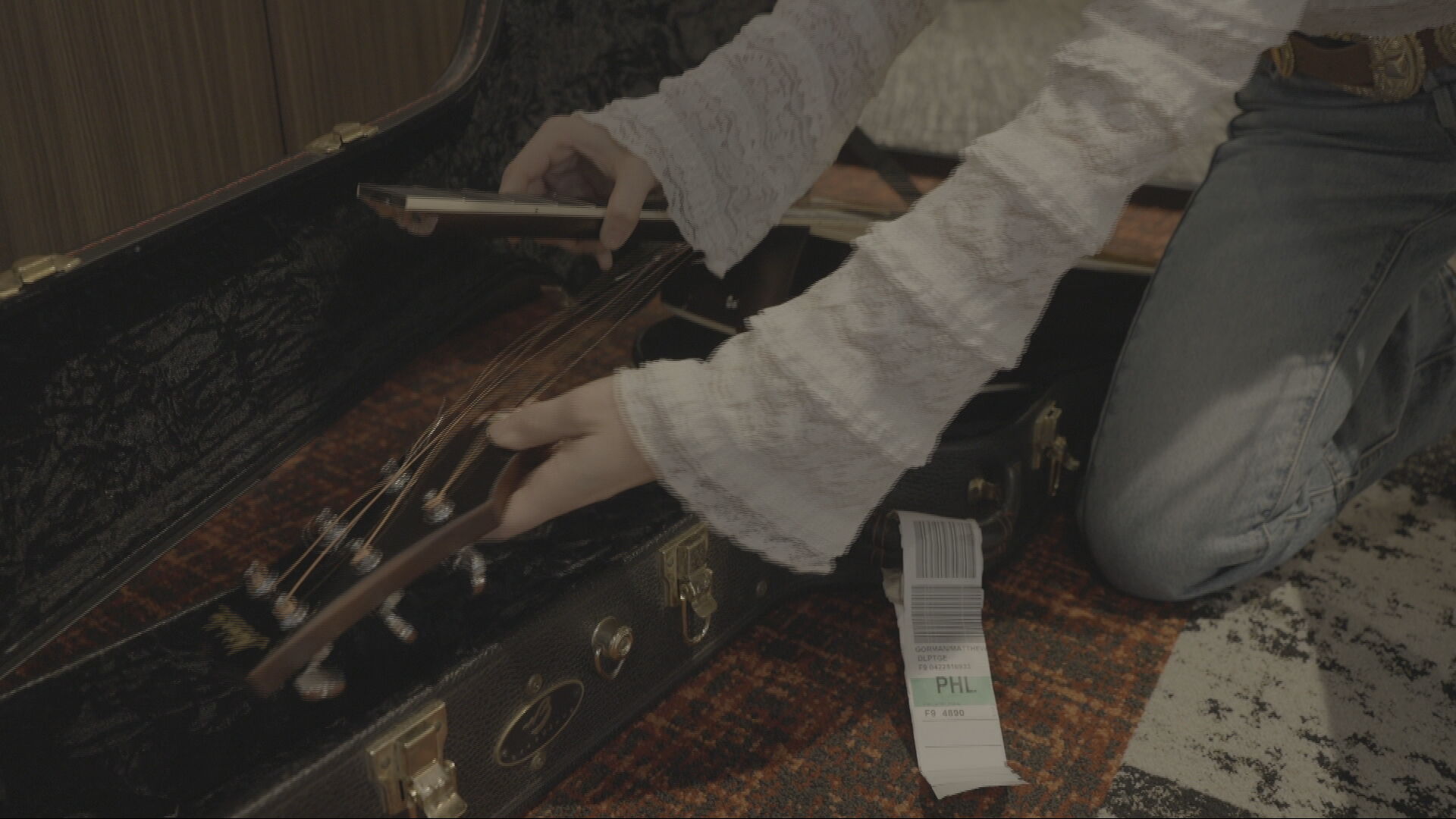 Kaylin Roberson gifted guitar broken