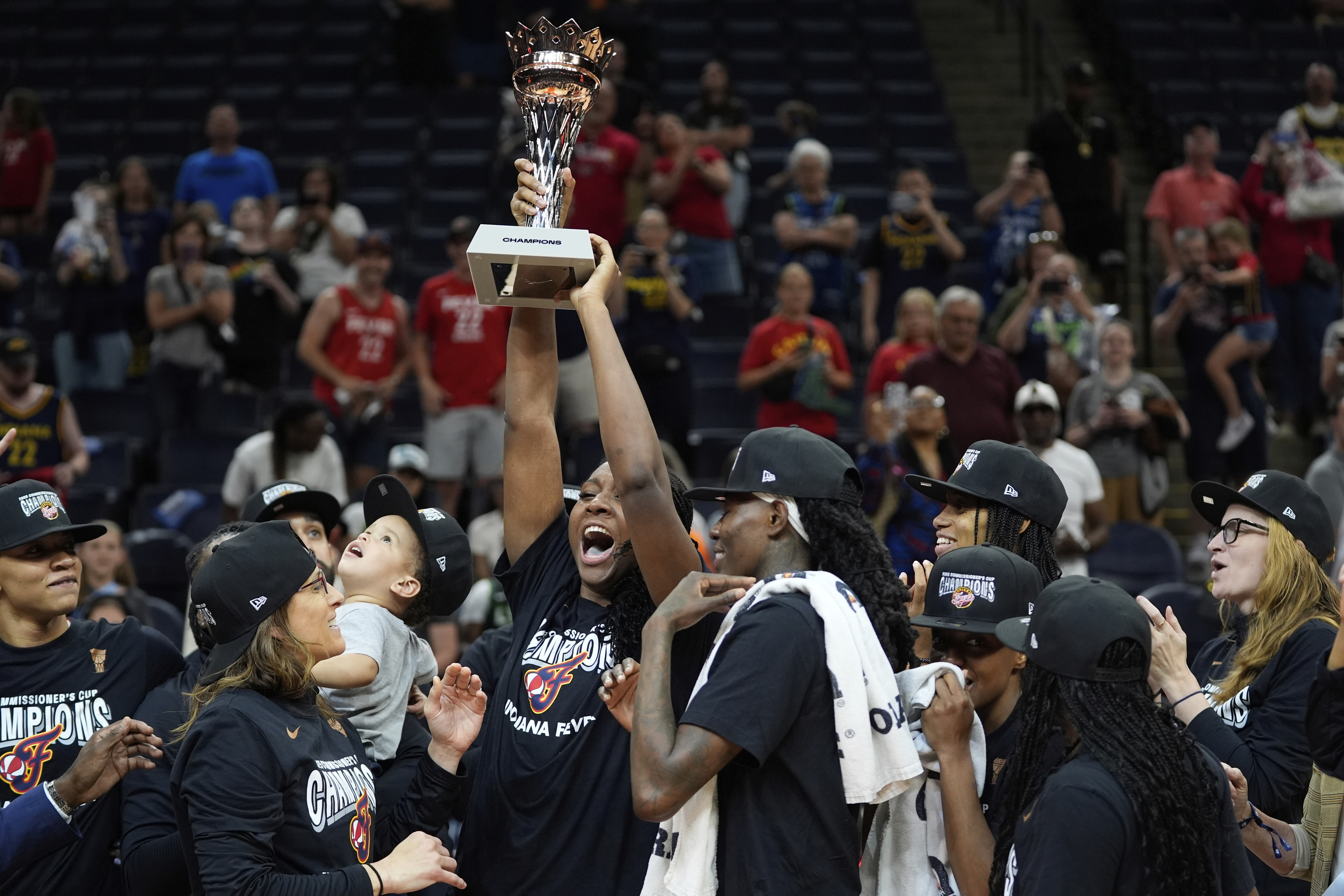APTOPIX Fever Lynx Basketball