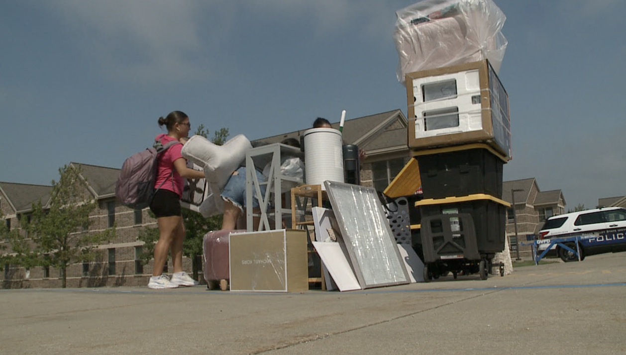 GVSU move in day.png