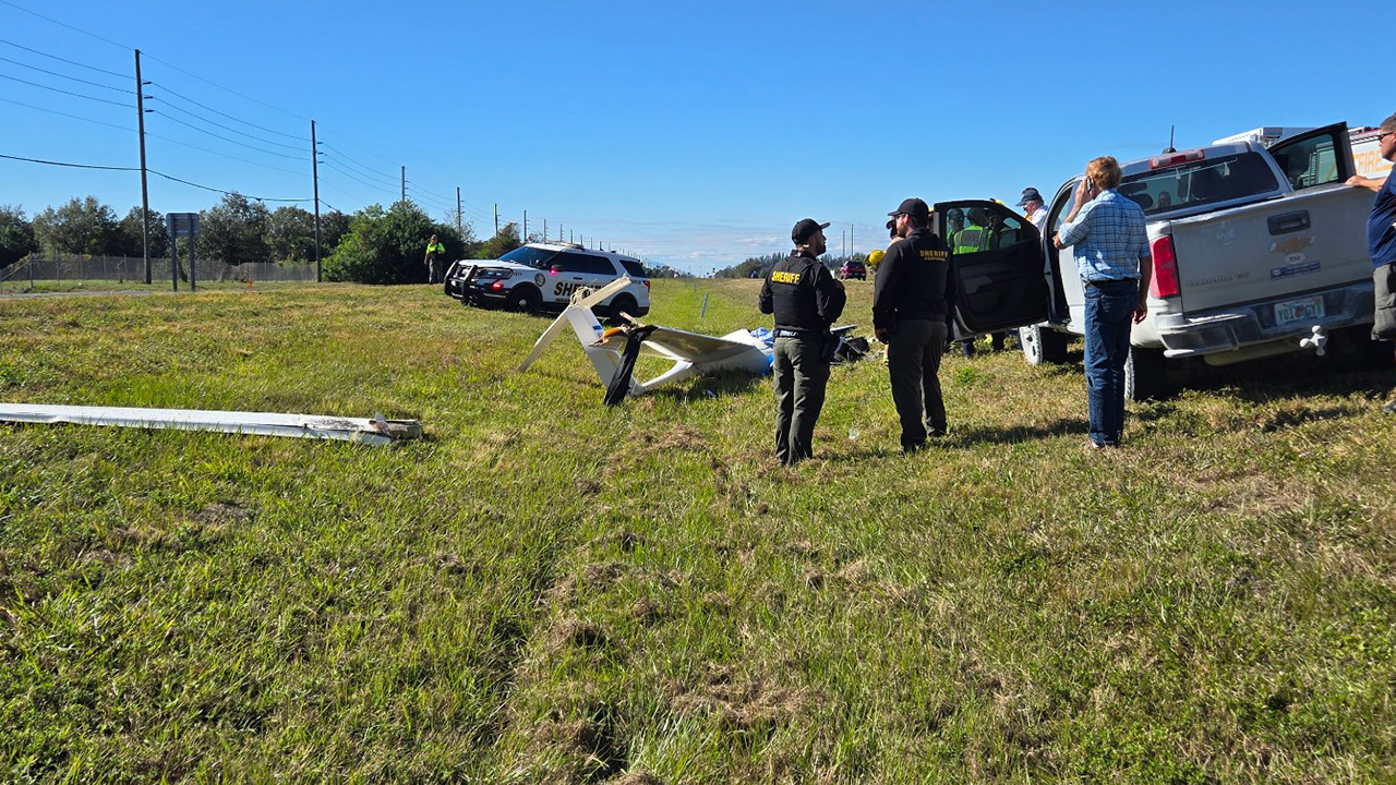 A glider-style plane crashes in a median at State Road 60 and 98th Avenue, west of Vero Beach, on Dec. 6, 2024.jpg