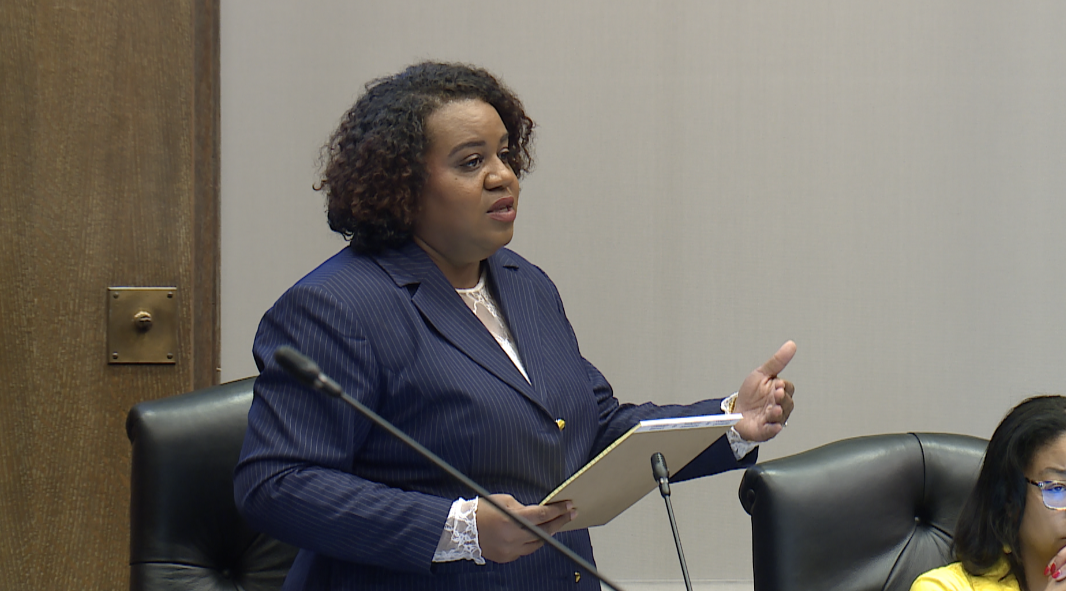 Kansas City Council passes ban on single-shot liquor sales in certain neighborhoods despite pushback