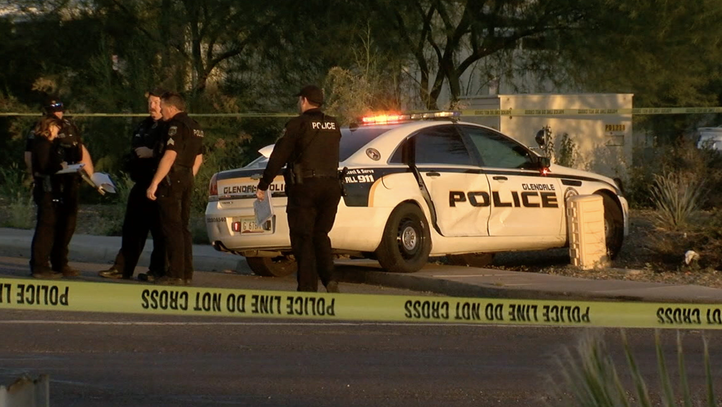 Officer hurt in Glendale crash 