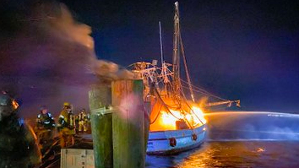 WPTV-SHRIMP-BOAT-FIRE-.jpg
