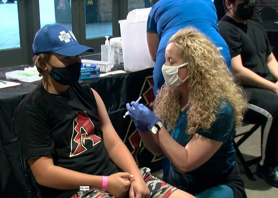 Diamondbacks hold COVID-19 vaccination event at Chase Field 