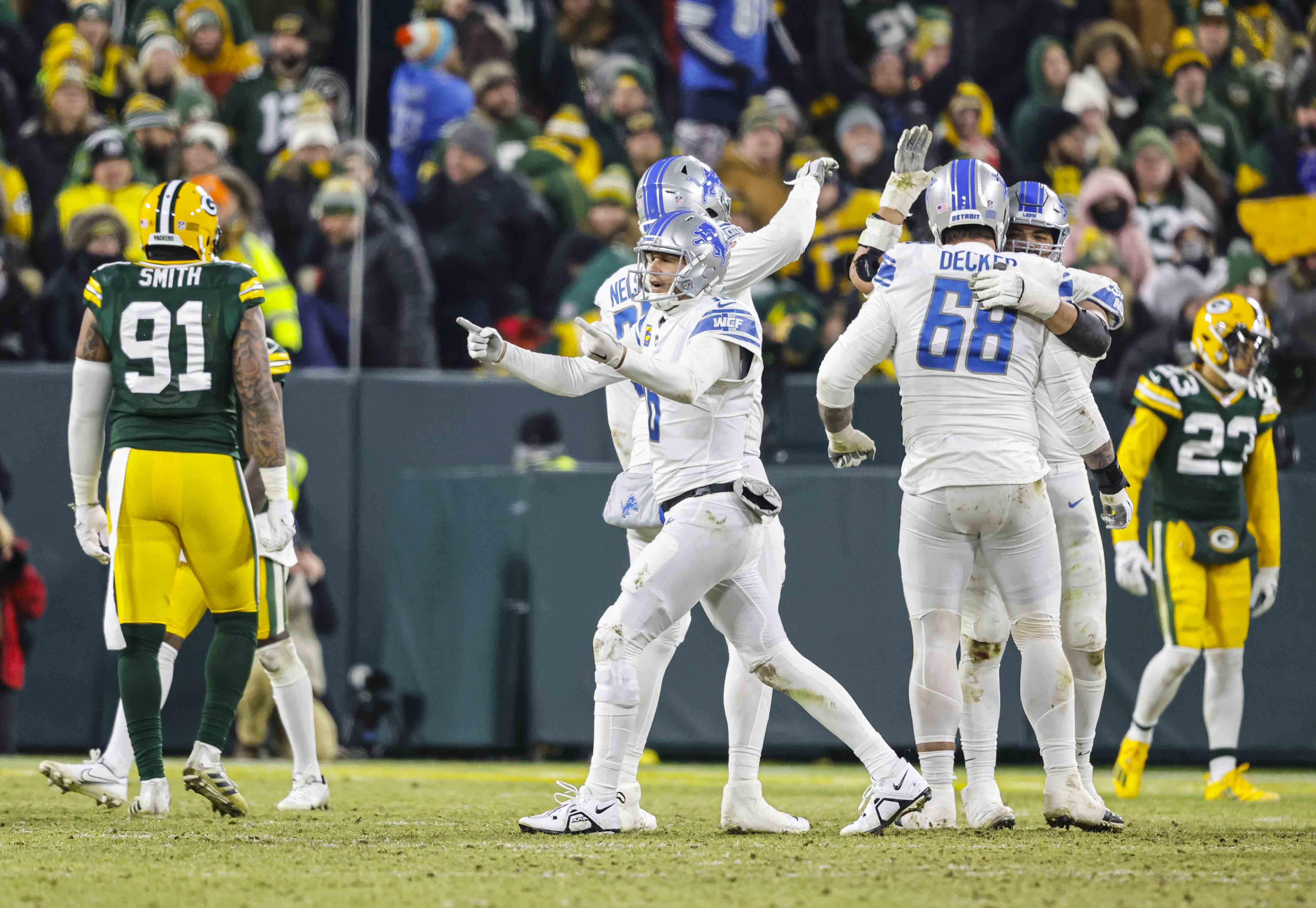 Lions Packers Football
