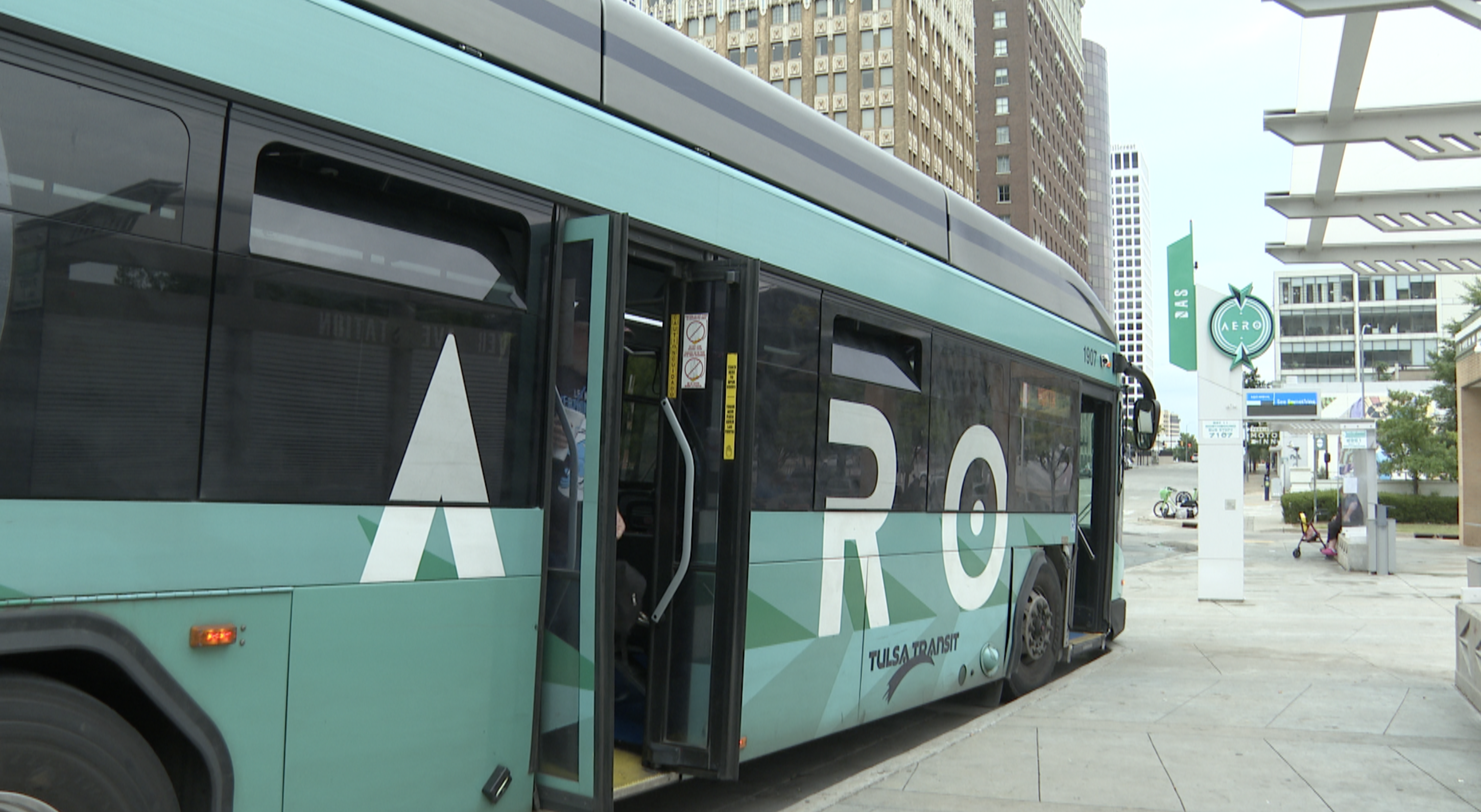 Metro Link bus 