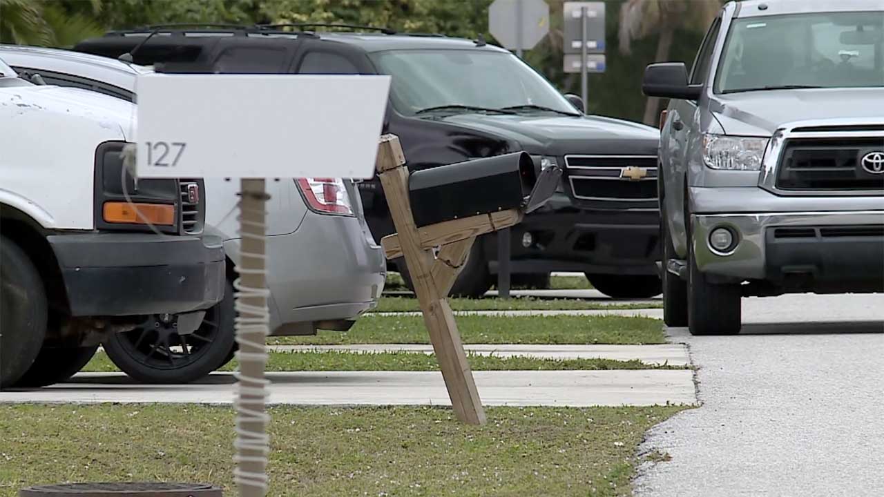 Boynton Beach commissioners are weighing possible changes to the parking rules  
