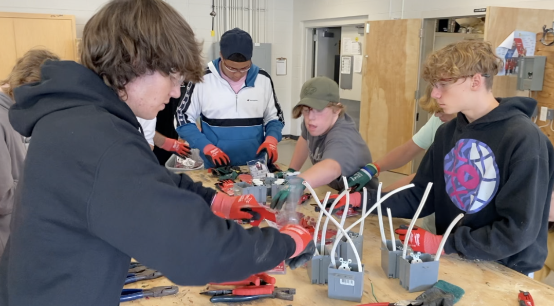 Dunedin High School electrician program