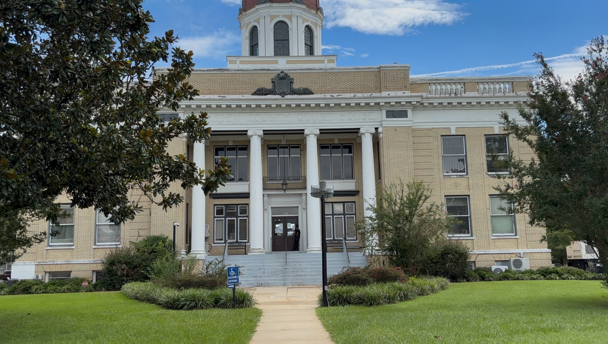 GADSDEN COUNTY COURTHOUSE 