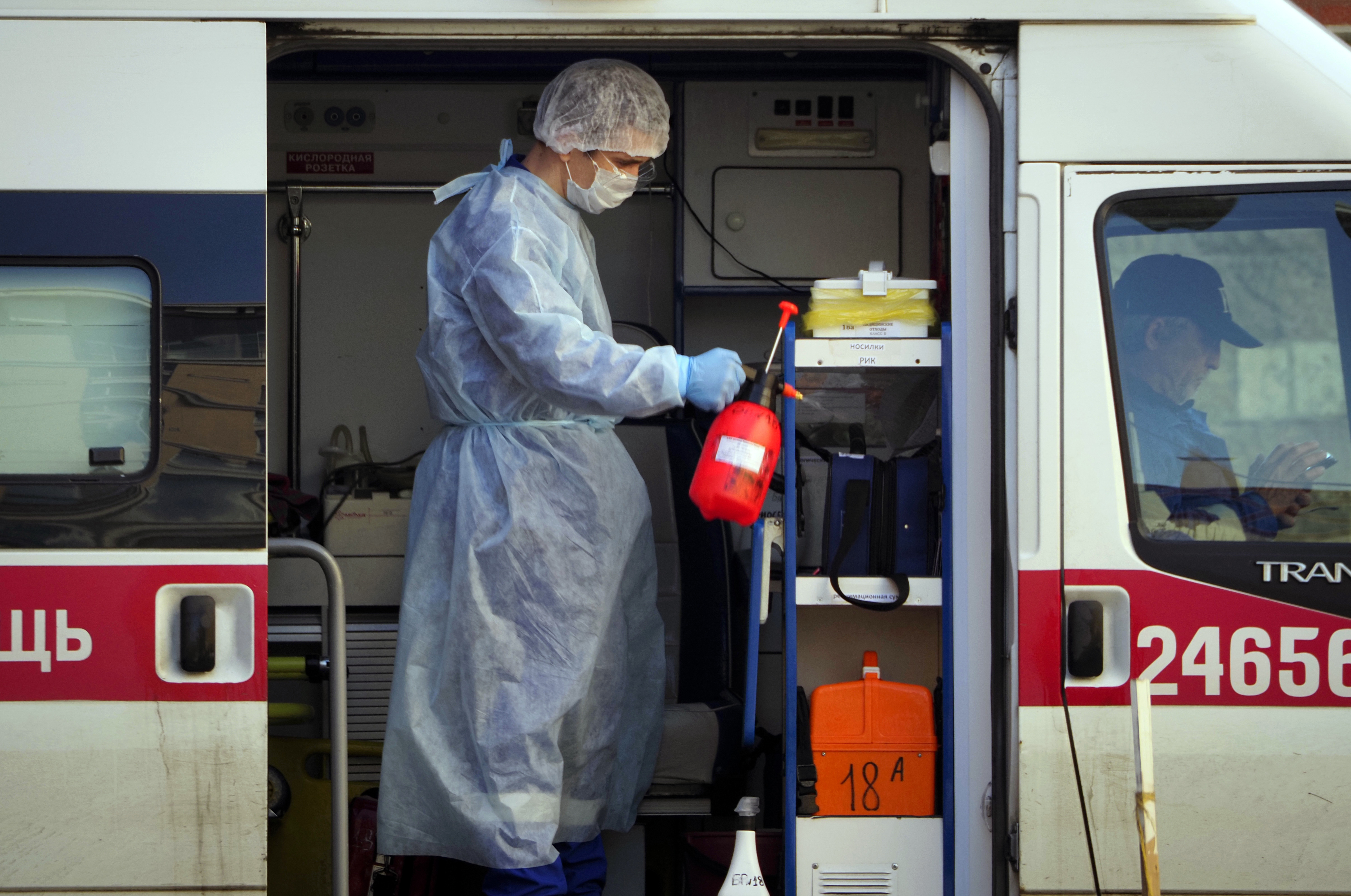 3 Russian doctors fall from hospital windows during pandemic