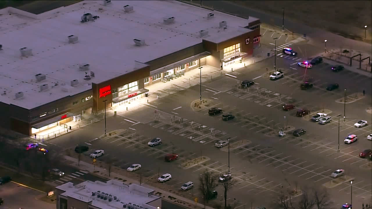 Aurora police investigating bomb threat at King Soopers; unclear if threat is legitimate 