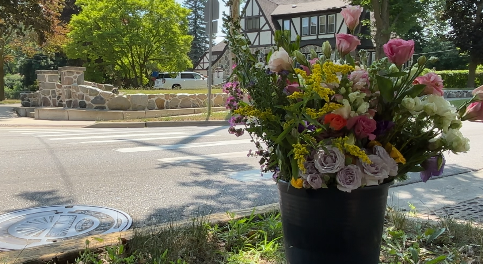 East Grand rapids crash