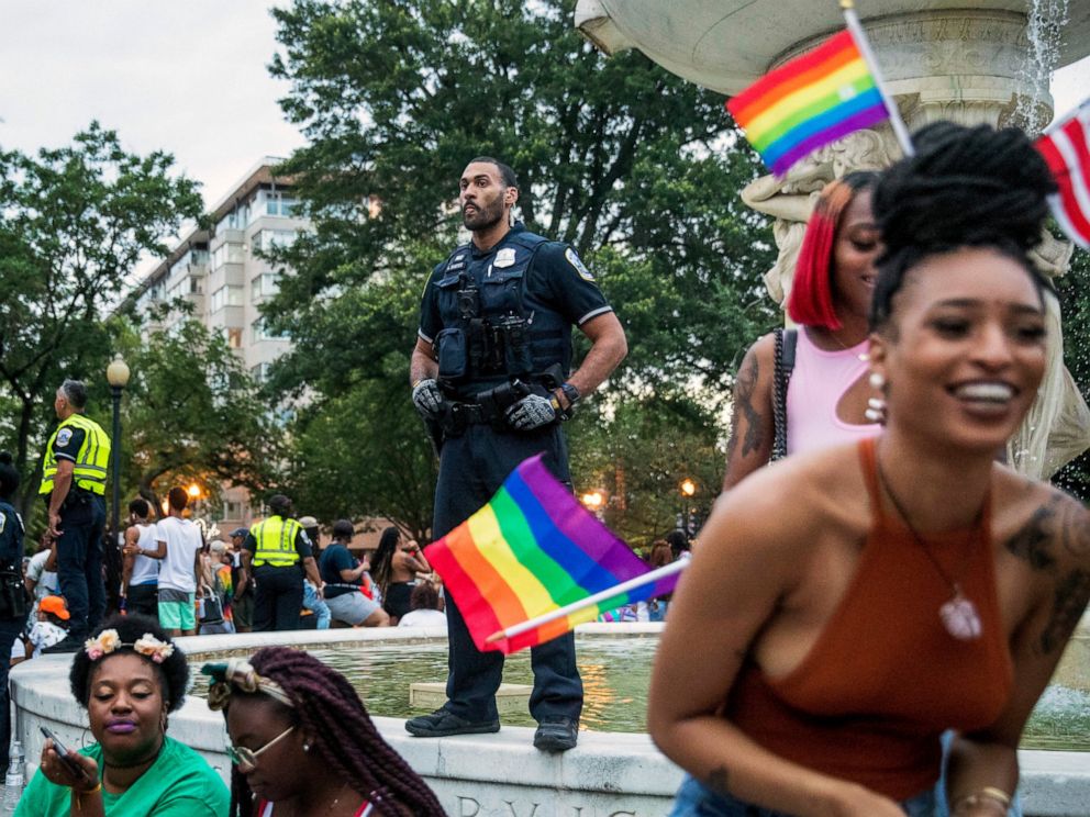 dc-pride-police2-ap-mo-20190609_hpMain_4x3_992.jpg