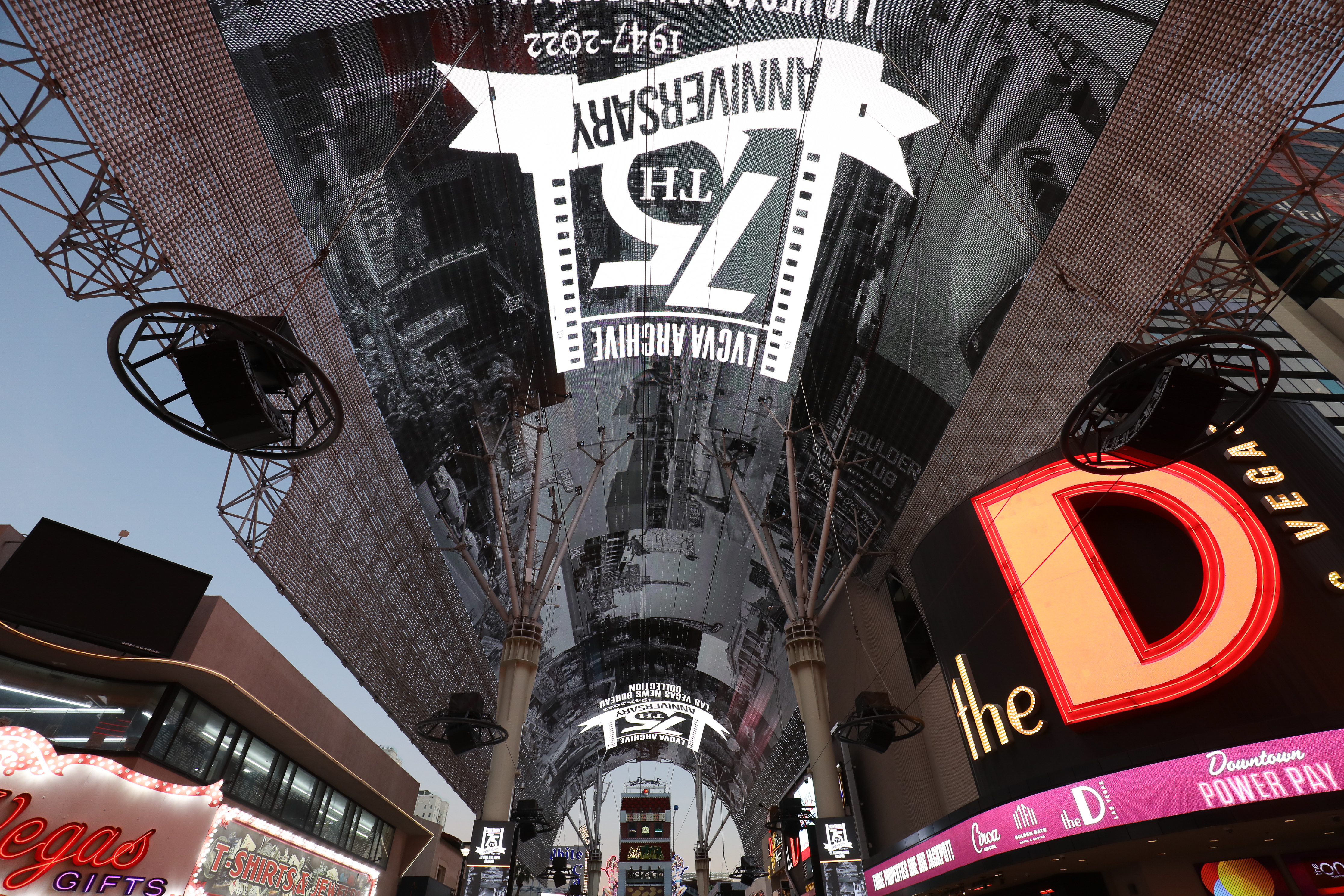 FREMONT STREET EVENT - SOURCE LVCVA (2).jpg