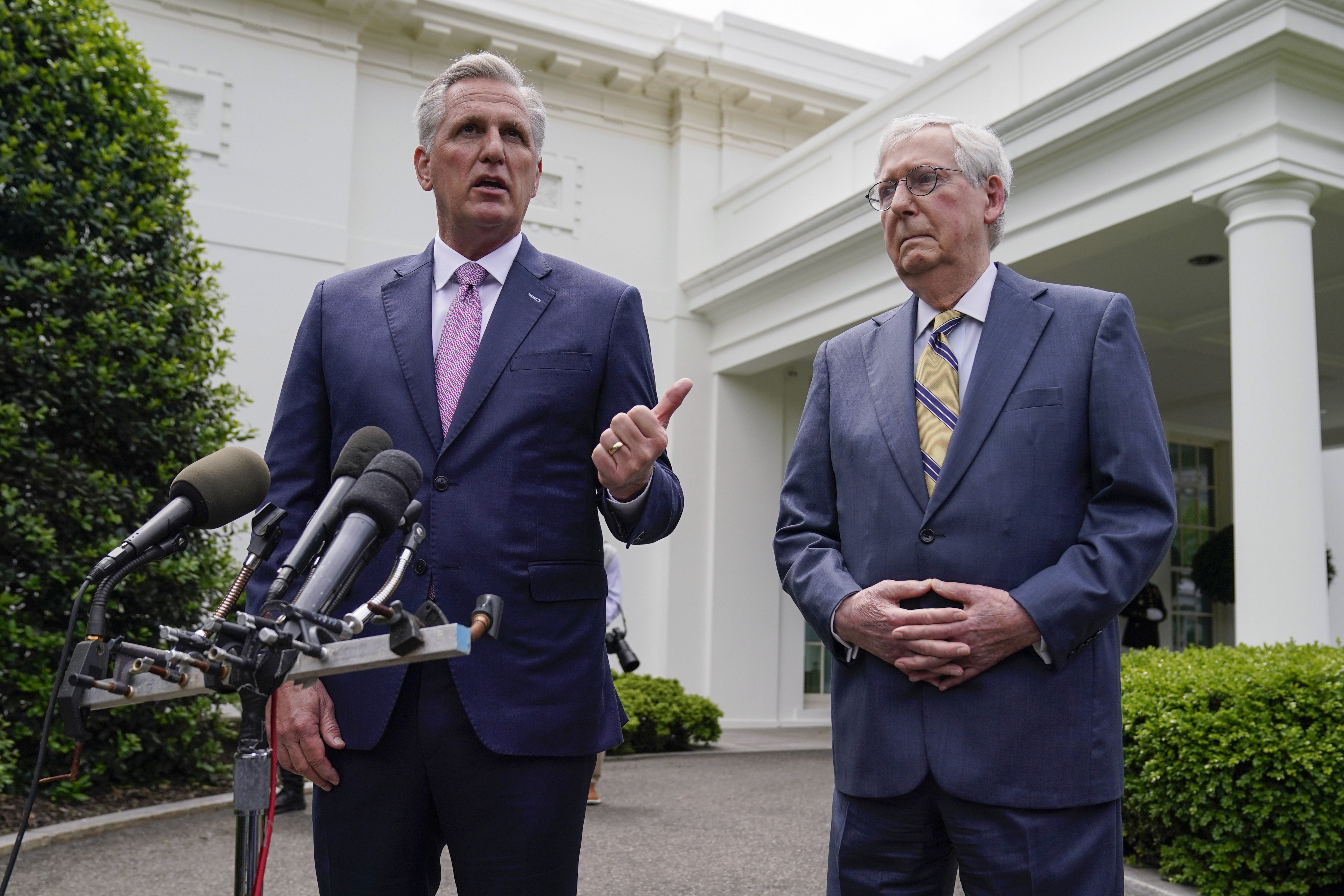 Kevin McCarthy, Mitch McConnell