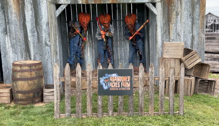 Apple Valley Fun Farm and Abandoned Acres Haunted Attraction