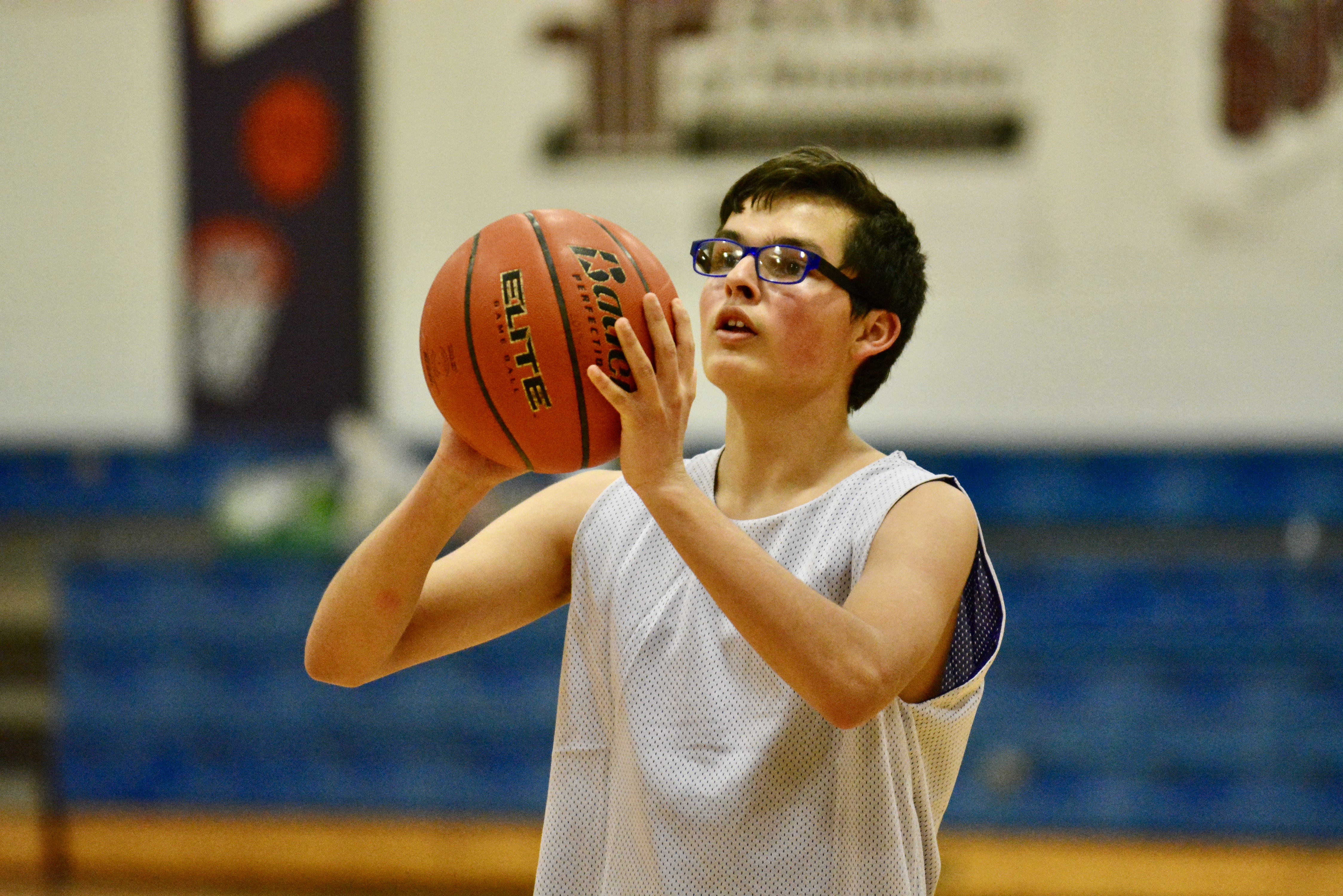 Sonny Phillips takes a shot in practice. 