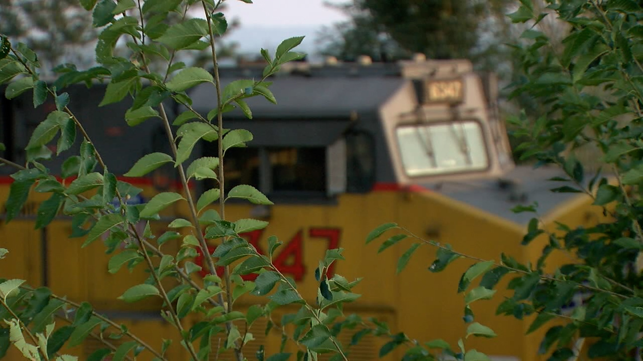 Arvada residents frustrated over Union Pacific train left idling 