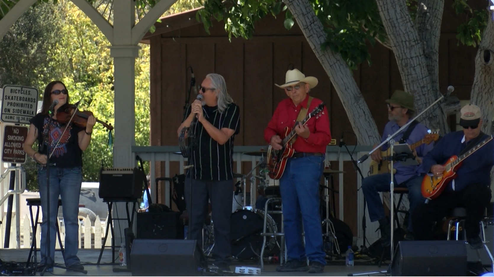 The city is putting on its Summer Concert Series every week in Heritage Park. It starts at 1 PM and goes until 3 PM.