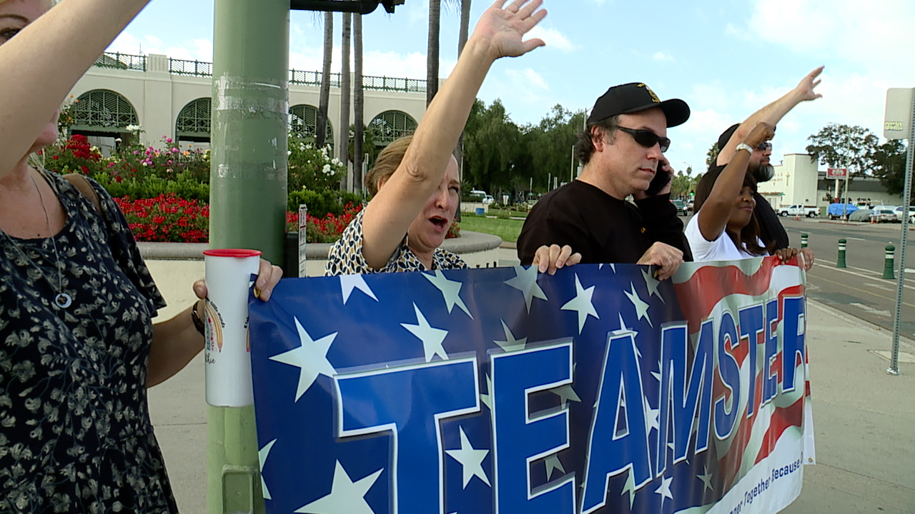 TEAMSTERS LOCAL 911 DEMONSTRATE.jpg