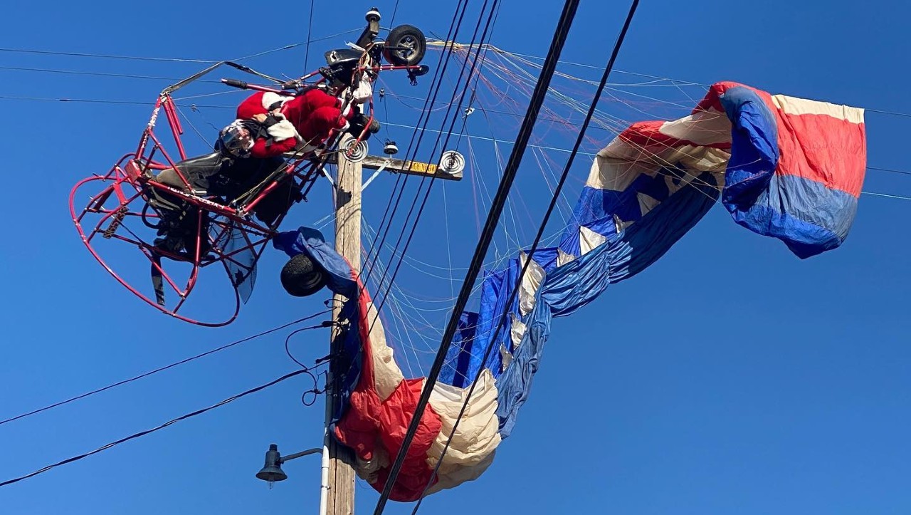 SantaParaglider.jpg