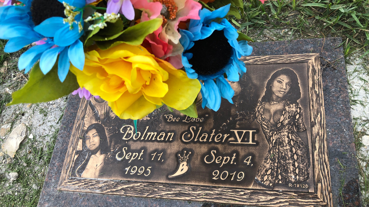 Gravesite of Bee Love Slater