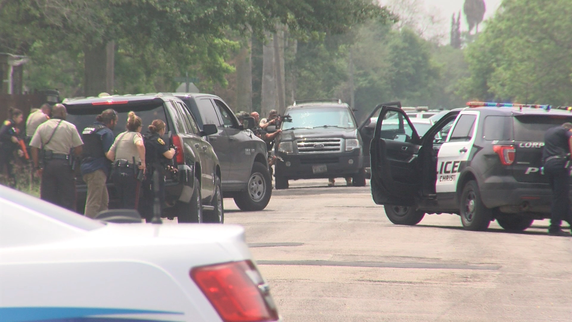 SWAT teams respond to armed man on Adams Drive - Vimarsana News