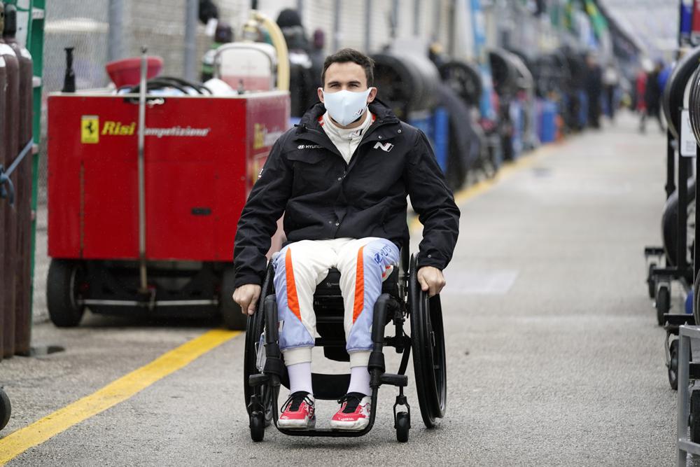 Robert Wickens AP.jpeg