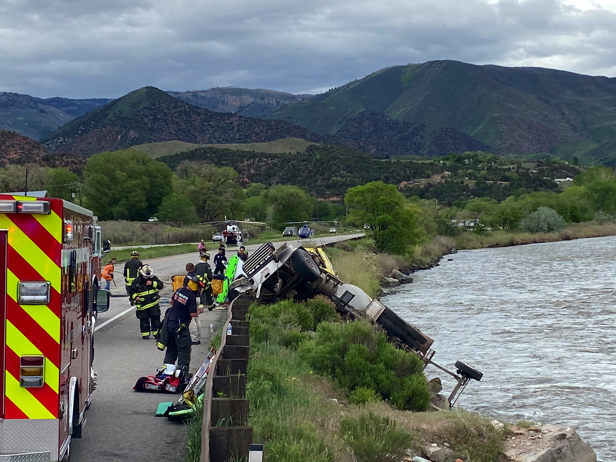 i-70 crash at new castle and canyon creek.jpg