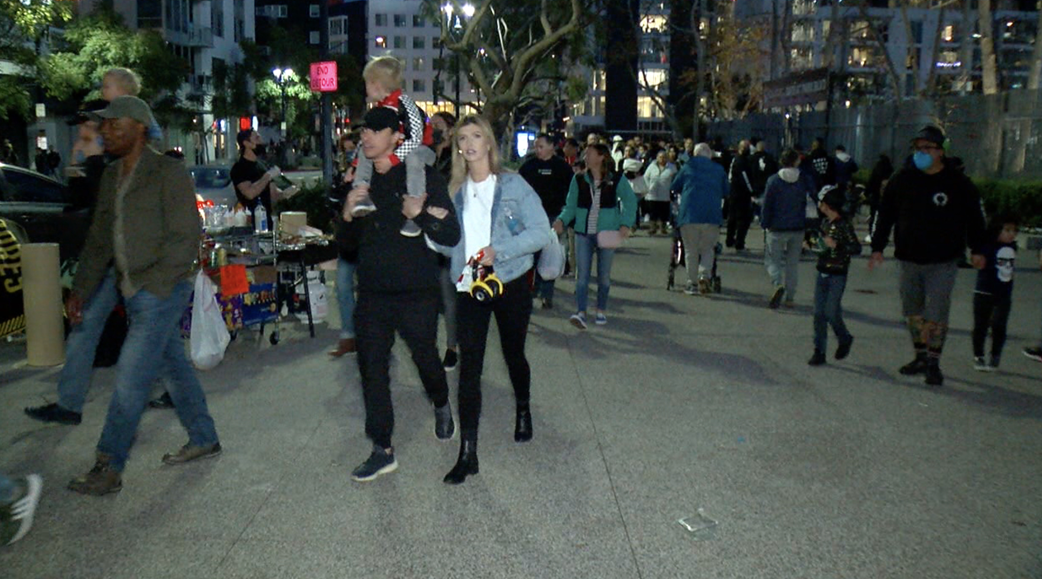 CROWDS.jpg
