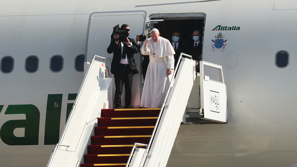 Pope Francis leaves iraq