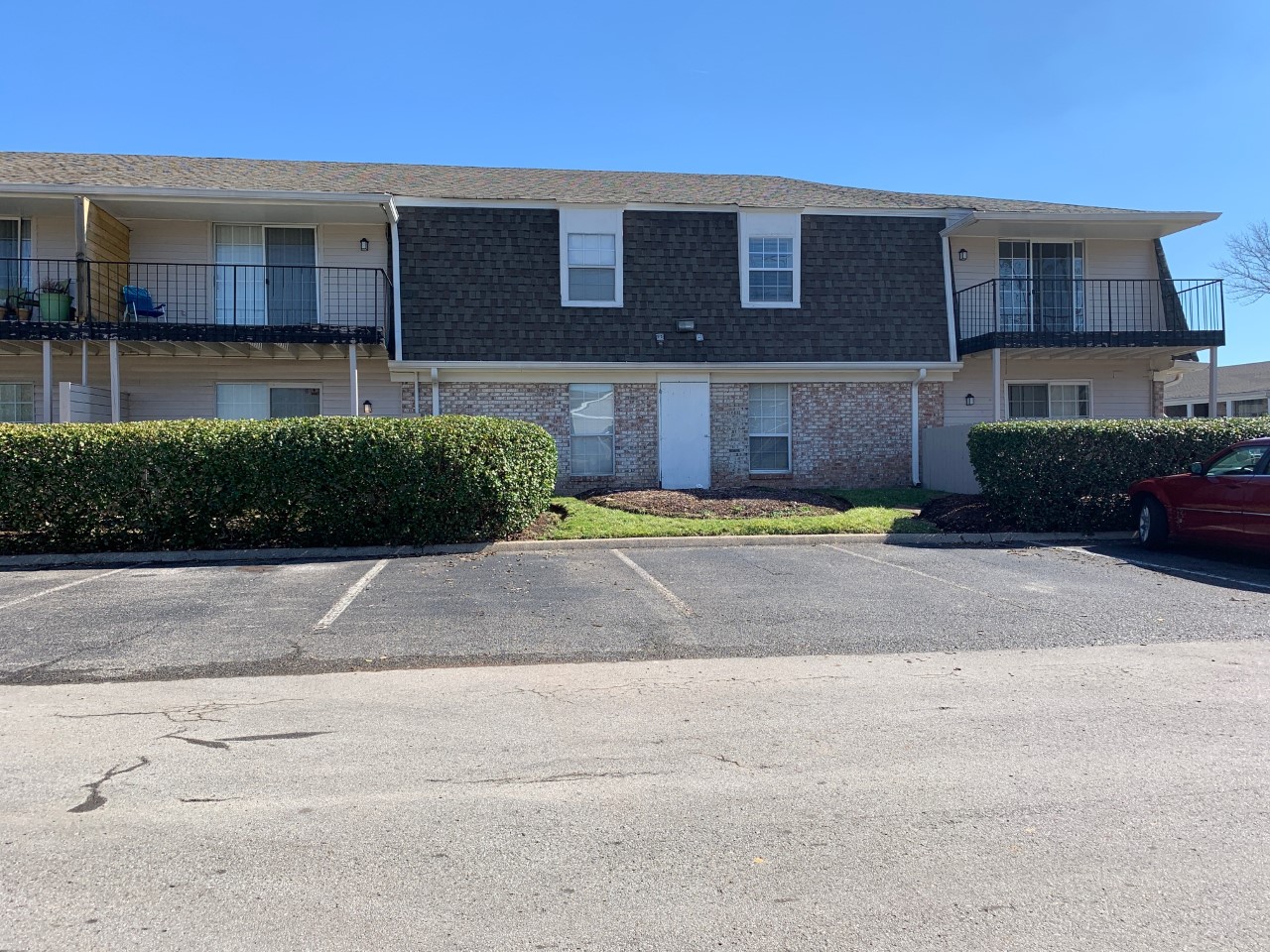 Creekwood Apartments