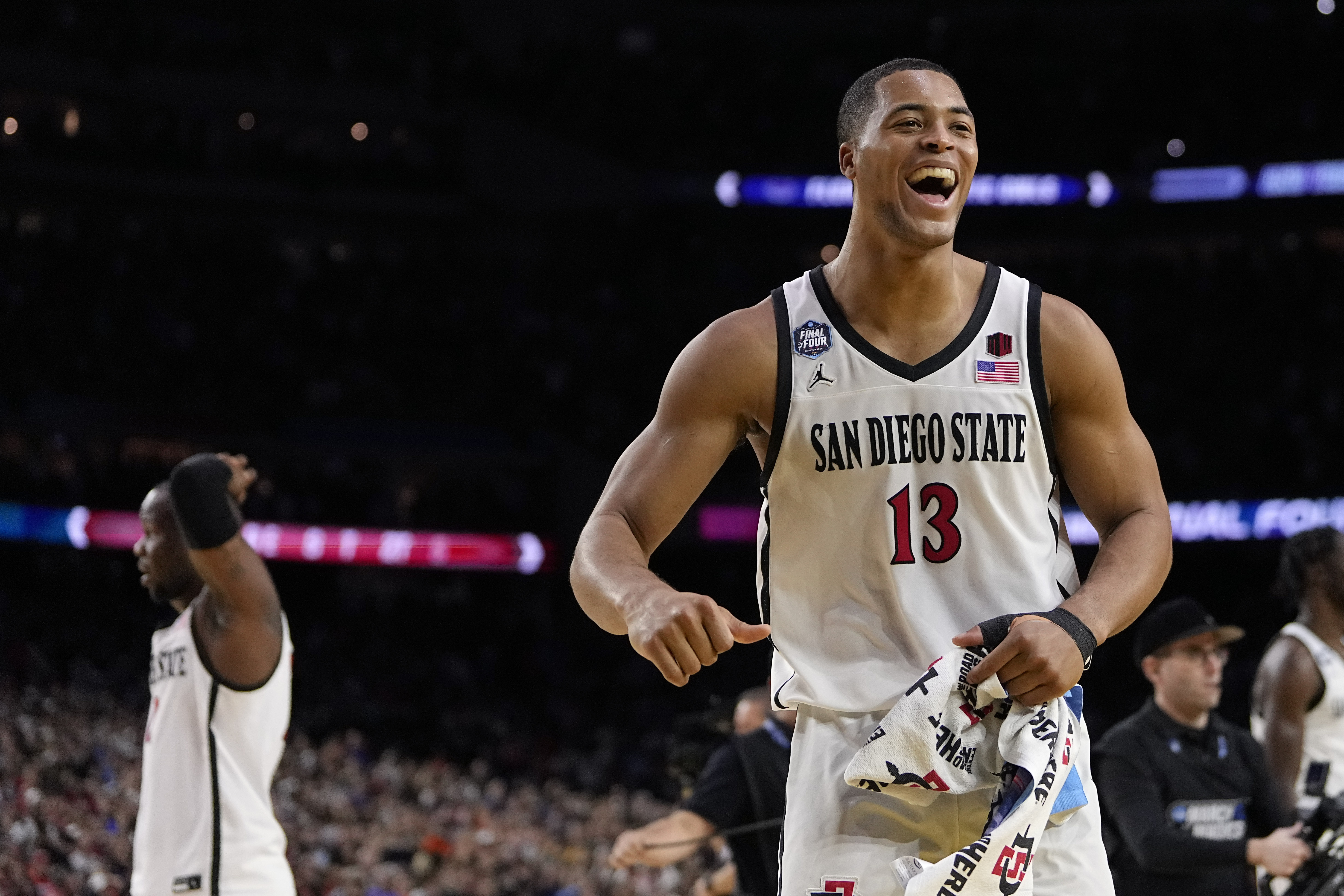 Jaedon LeDee houston native in final four celebrates buzzer beater