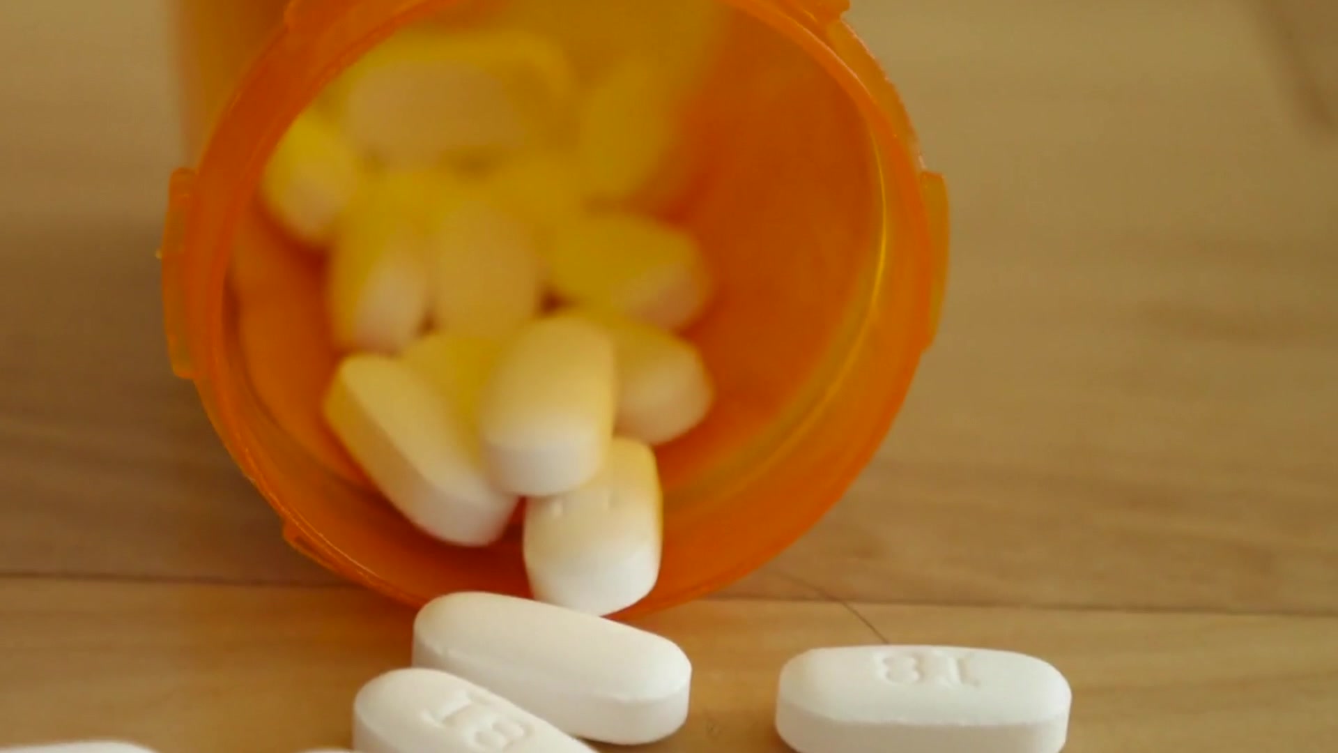 More mothers struggling with opioid addiction, fewer getting treatment - Vimarsana News