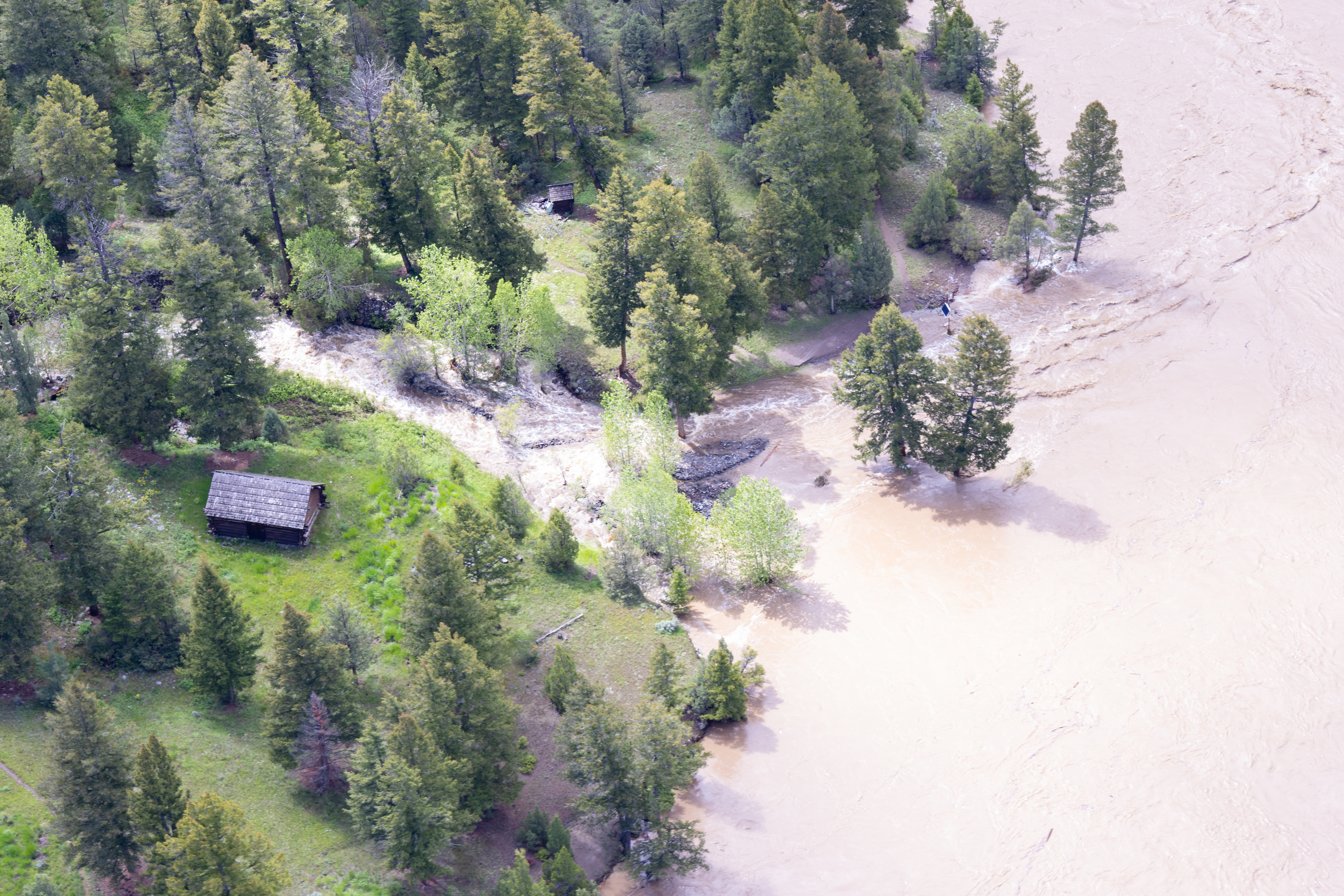 Yellowstone flood event 2022: Lower Balcktail Patrol Cabin washe