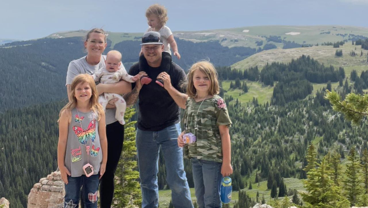 Cliff and Tranyelle Harshman; children Jordan, Brailey, Olivia, Brooke
