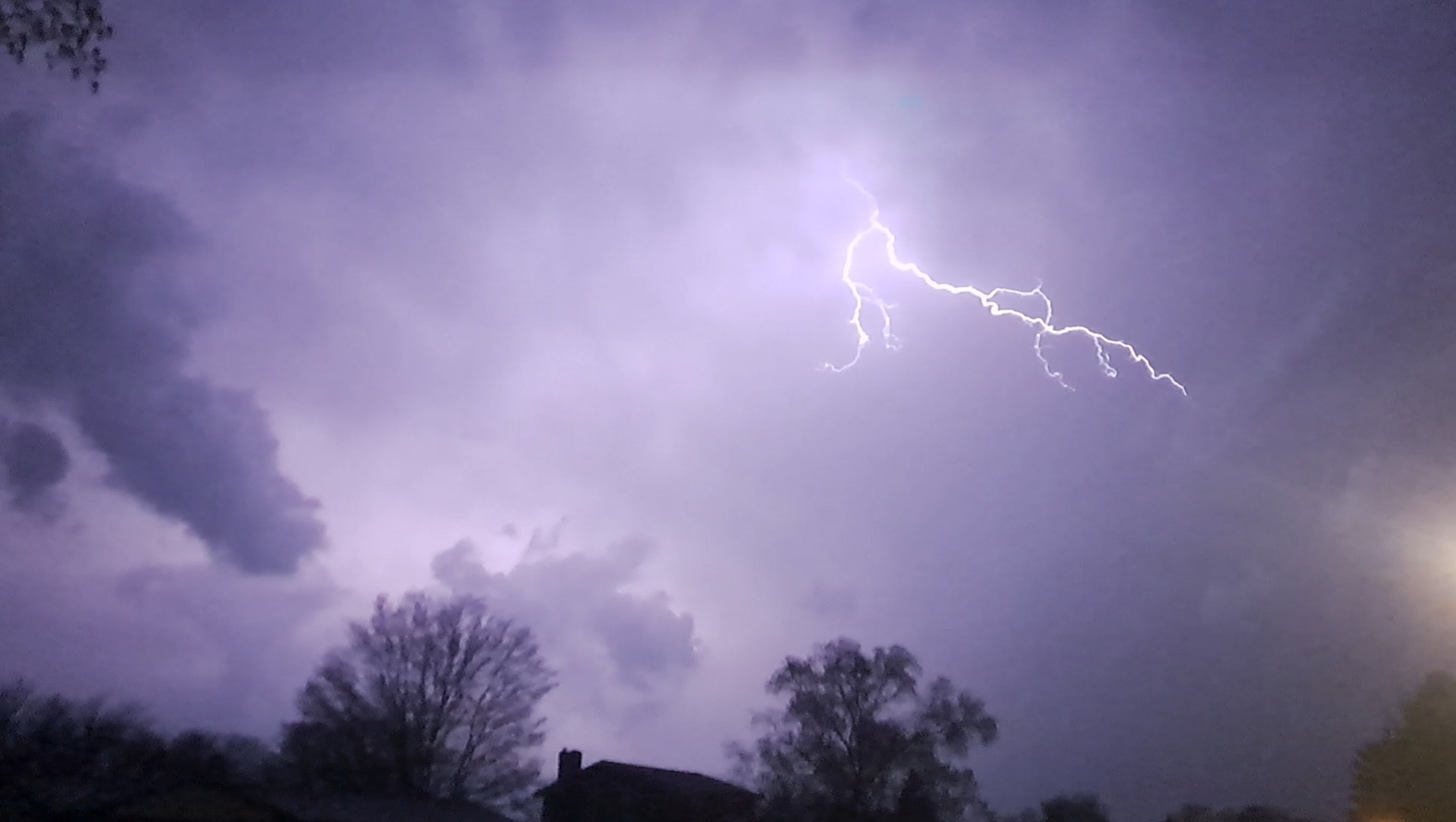 Lightning Unknown Peyton Buchholz 01.jpg