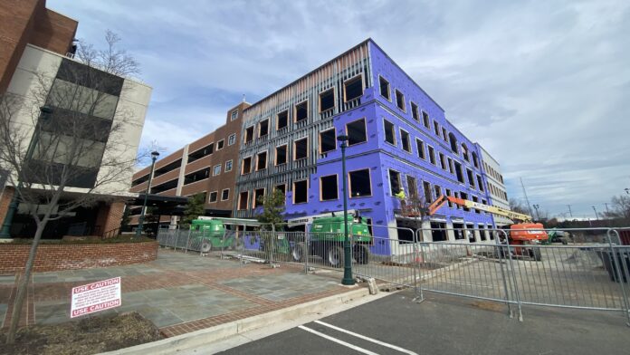 sauer-center-builing-bon-secours-696x392.jpg