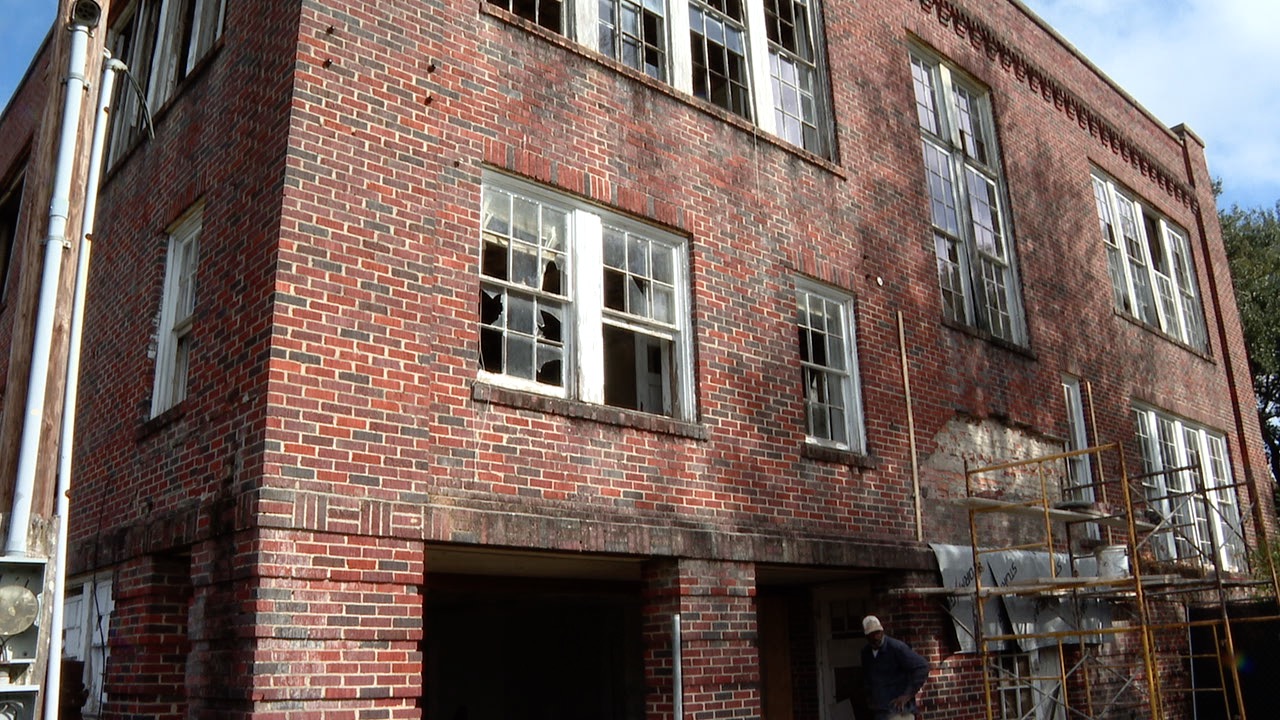 Sunset Highschool Building 