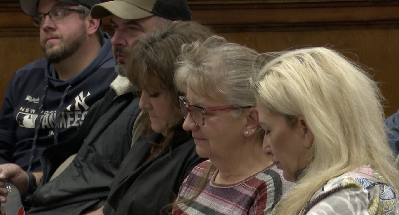 CITIZEN GROUP AT MEETING.jpg