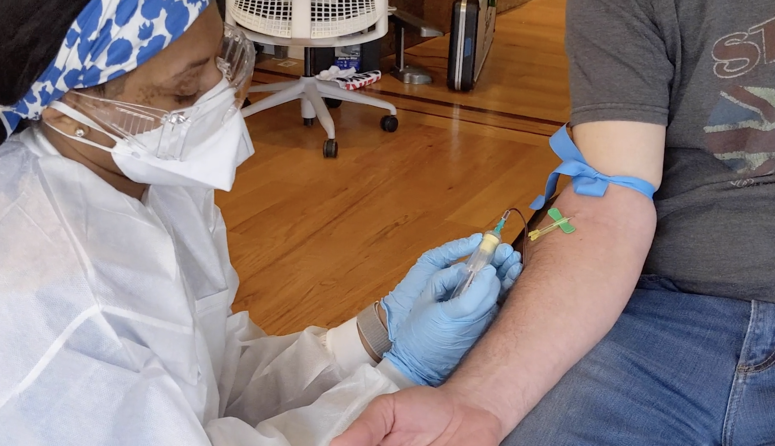 Doctors study lingering symptoms in COVID-19 long-hauler patients