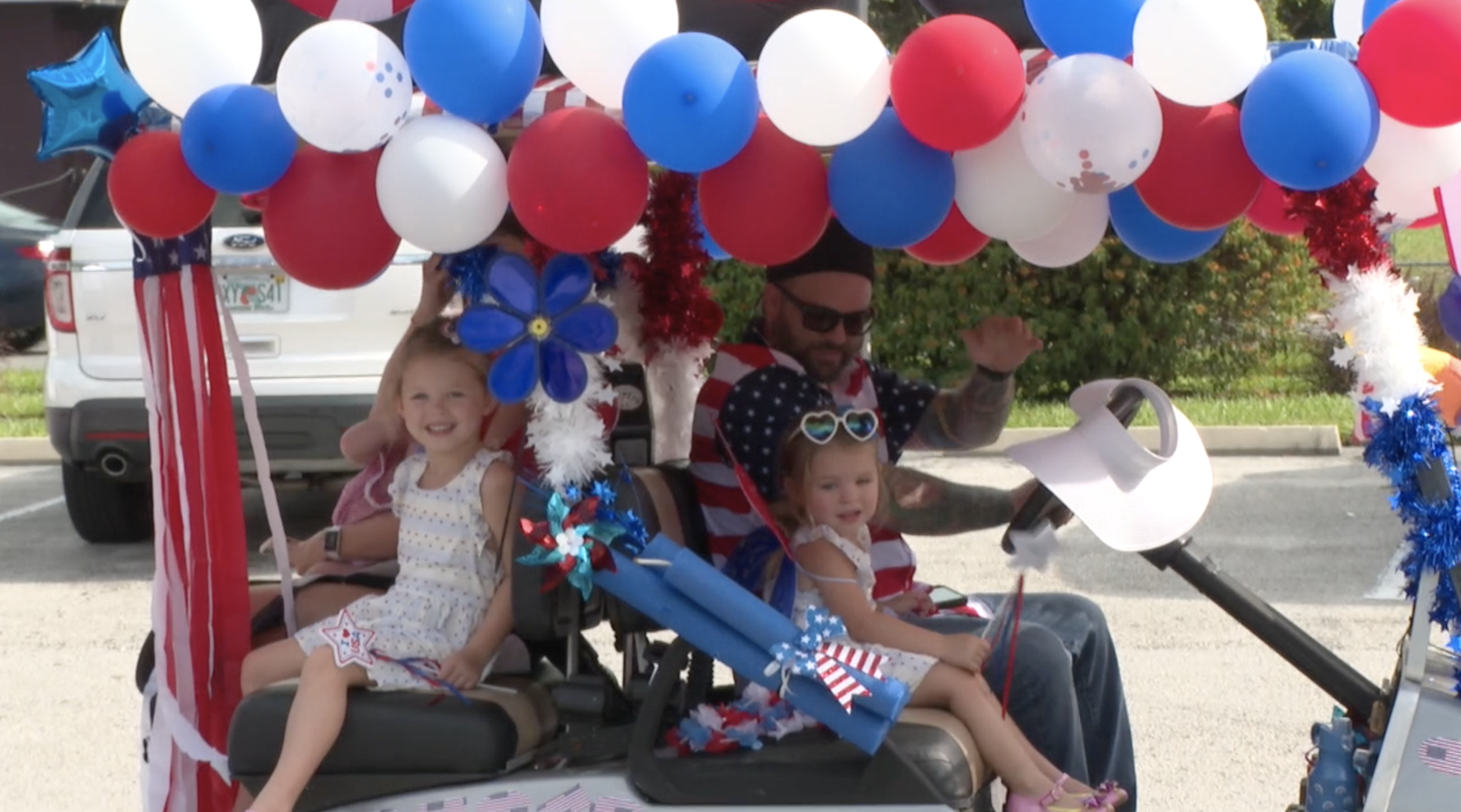 golf cart parade Stuart July 4 2023.png